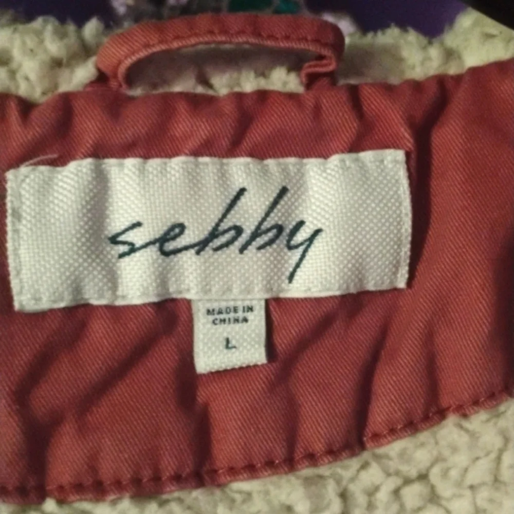 Puffed jacket - Picture 2 of 3